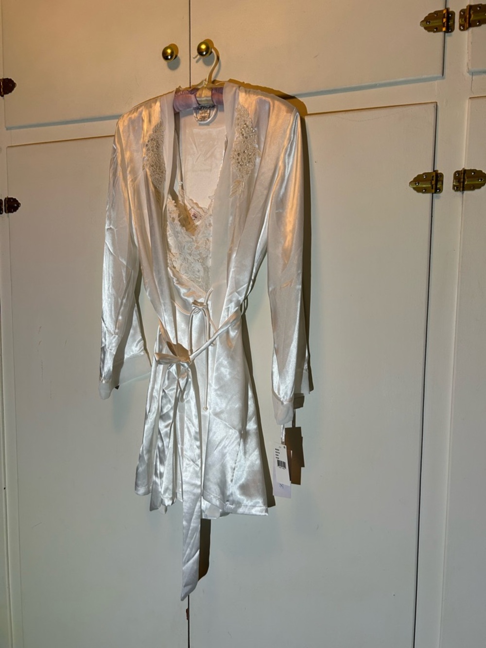 Linea Donatella White Satin Lace-Trim Robe